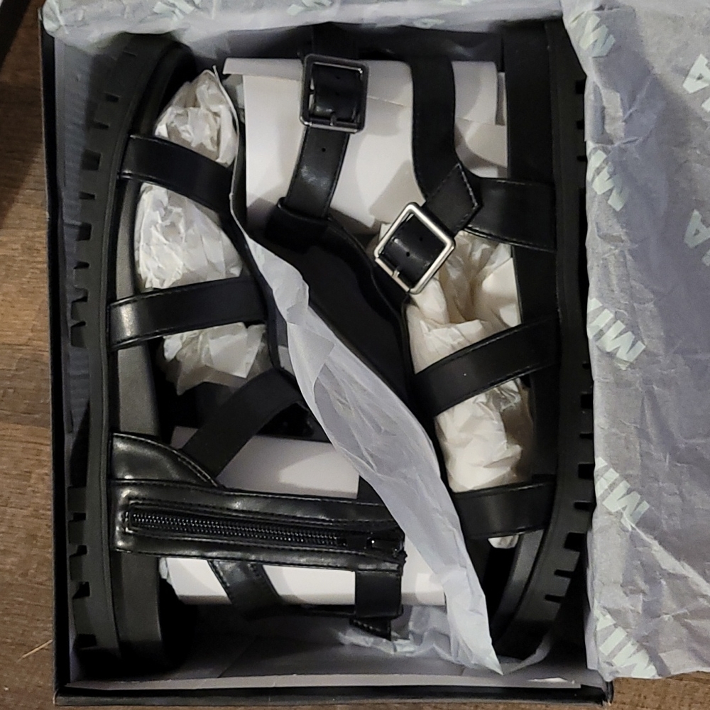 MIA Cartina Sandals